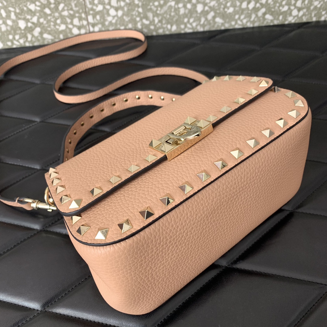 Valentino Garavani Rockstud Handbag Shoulder Bag in Nude Pink Grainy Calfskin